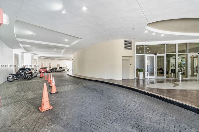 1750 N Bayshore Dr 2401, Miami, FL 33132