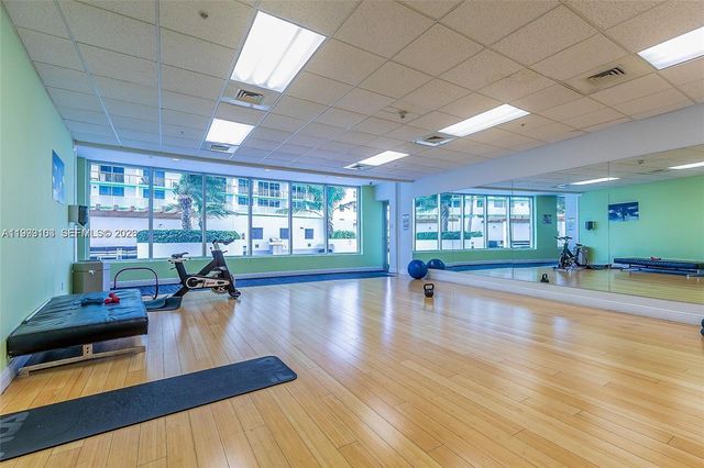 1750 N Bayshore Dr 2401, Miami, FL 33132