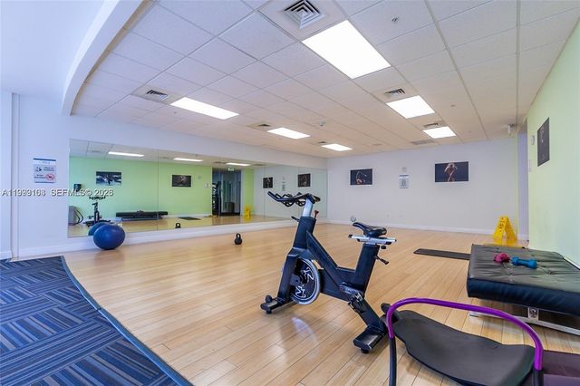 1750 N Bayshore Dr 2401, Miami, FL 33132