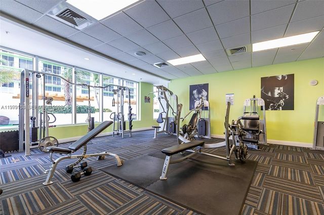 1750 N Bayshore Dr 2401, Miami, FL 33132