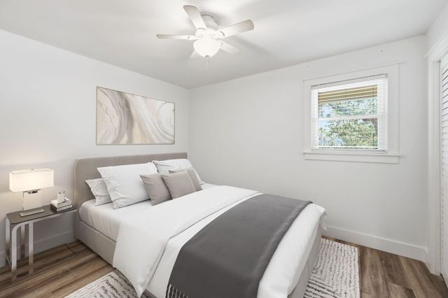 404 Saint Charles Court, Charleston, SC 29407