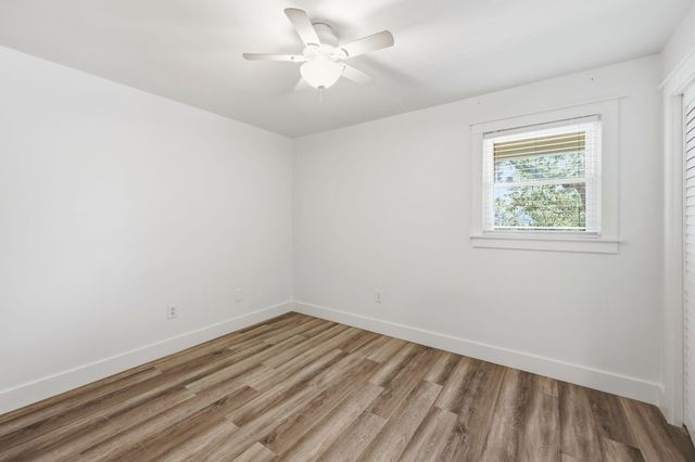 404 Saint Charles Court, Charleston, SC 29407