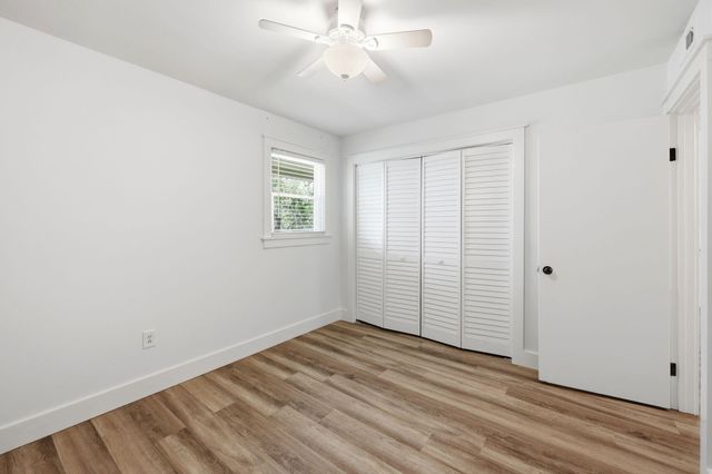 404 Saint Charles Court, Charleston, SC 29407