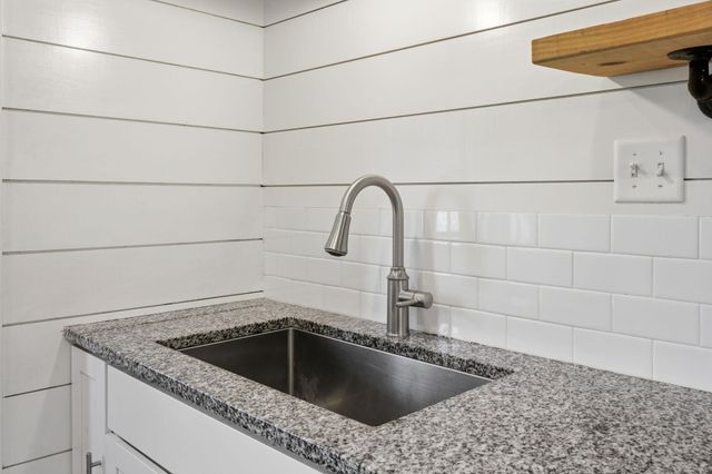 404 Saint Charles Court, Charleston, SC 29407