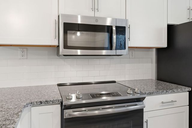 404 Saint Charles Court, Charleston, SC 29407
