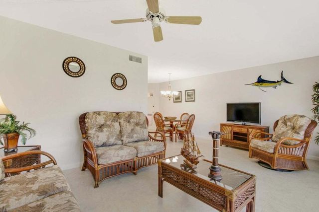 120 Lehane Terrace 109, North Palm Beach, FL 33408