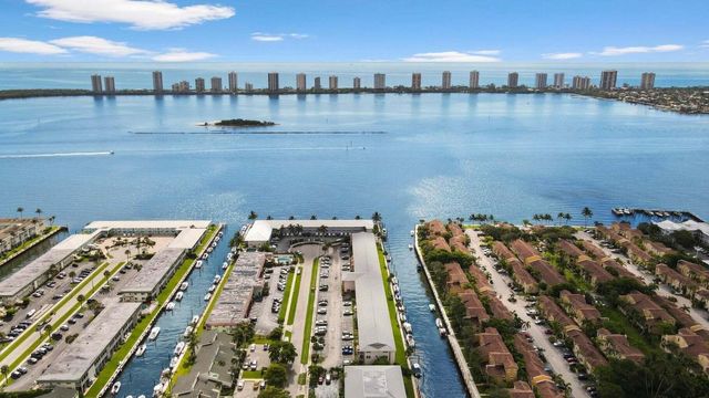 120 Lehane Terrace 109, North Palm Beach, FL 33408