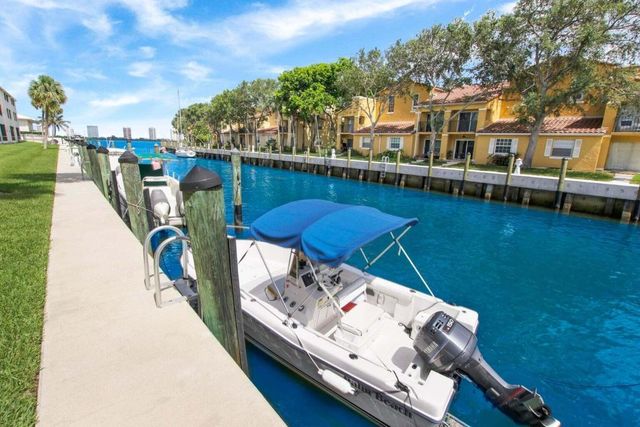 120 Lehane Terrace 109, North Palm Beach, FL 33408