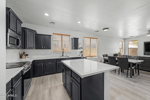 5026 W DESERT Lane, Laveen, AZ 85339