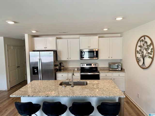 1713 DIXON CIRCLE, Mount Olive, AL 35117