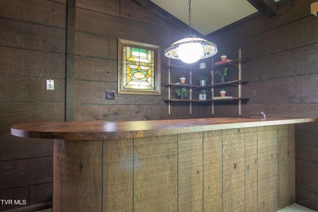 521 Brookwood Drive, Bristol, TN 37620