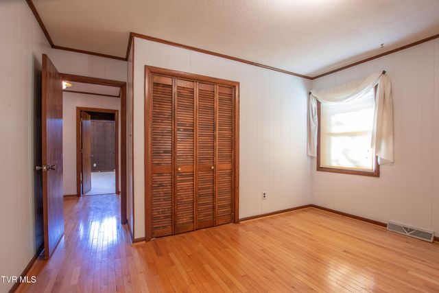 521 Brookwood Drive, Bristol, TN 37620