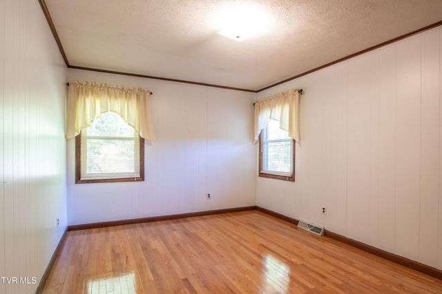 521 Brookwood Drive, Bristol, TN 37620