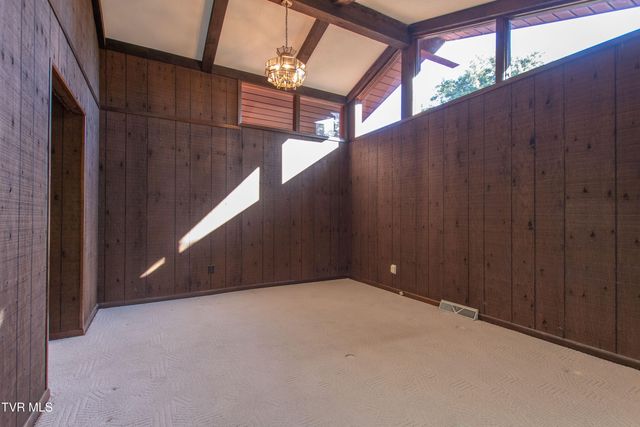 521 Brookwood Drive, Bristol, TN 37620