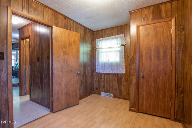 521 Brookwood Drive, Bristol, TN 37620