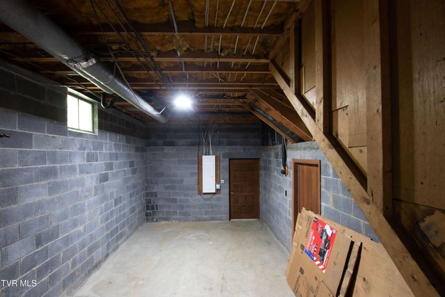 521 Brookwood Drive, Bristol, TN 37620