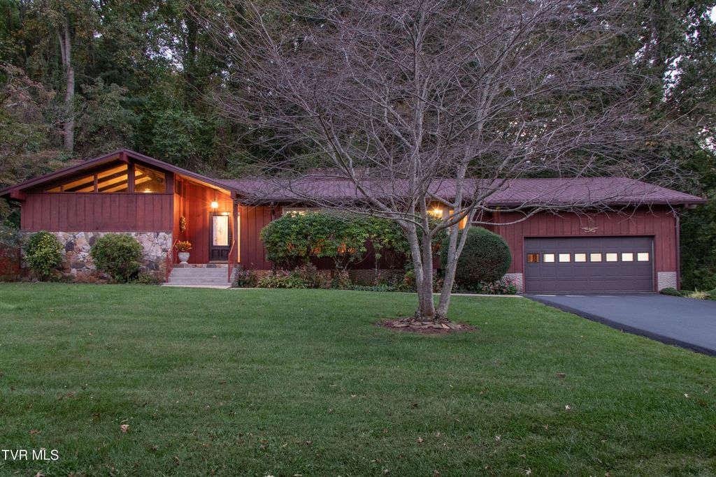 521 Brookwood Drive, Bristol, TN 37620