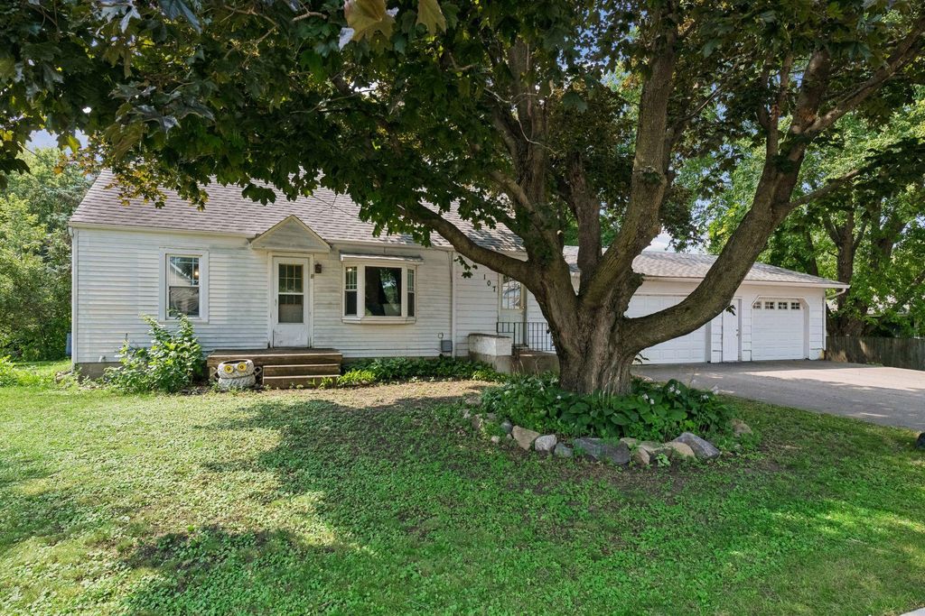 107 5th Street SW, Norwood Young America, MN 55397 — exterior