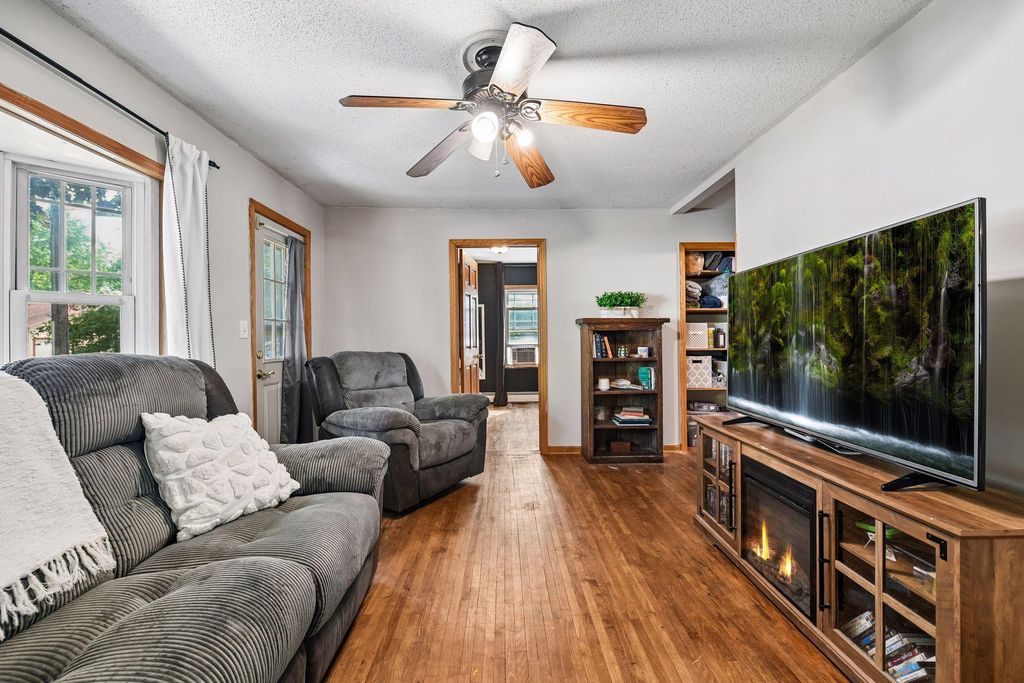 107 5th Street SW, Norwood Young America, MN 55397 — photo 2