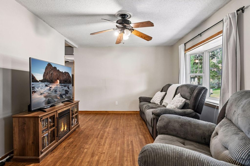 107 5th Street SW, Norwood Young America, MN 55397 — photo 3