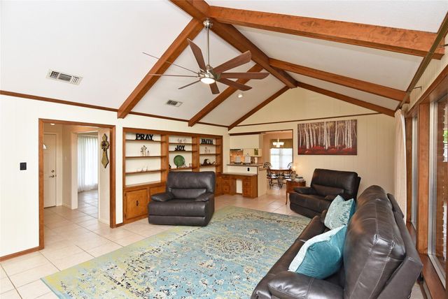 1823 Laurel Oaks Drive, Richmond, TX 77469
