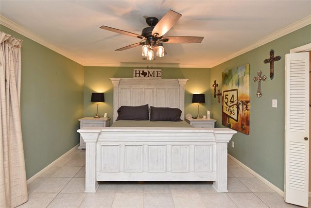 1823 Laurel Oaks Drive, Richmond, TX 77469