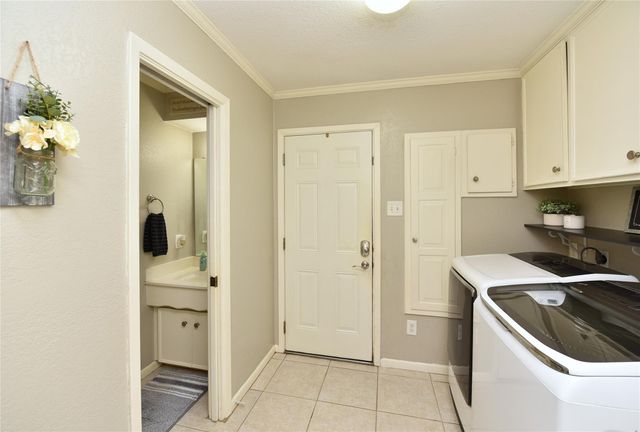 1823 Laurel Oaks Drive, Richmond, TX 77469