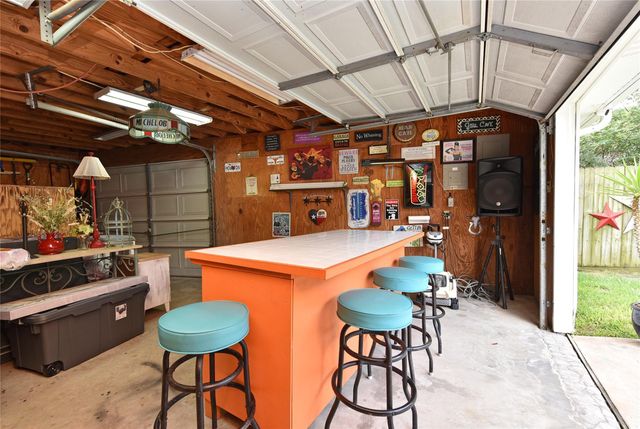 1823 Laurel Oaks Drive, Richmond, TX 77469