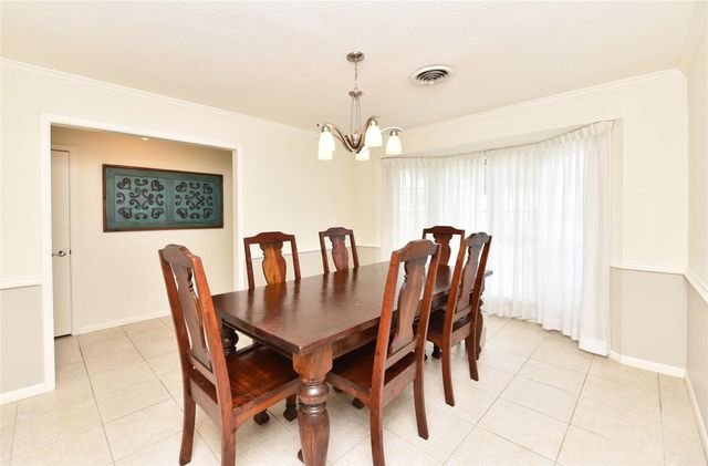 1823 Laurel Oaks Drive, Richmond, TX 77469