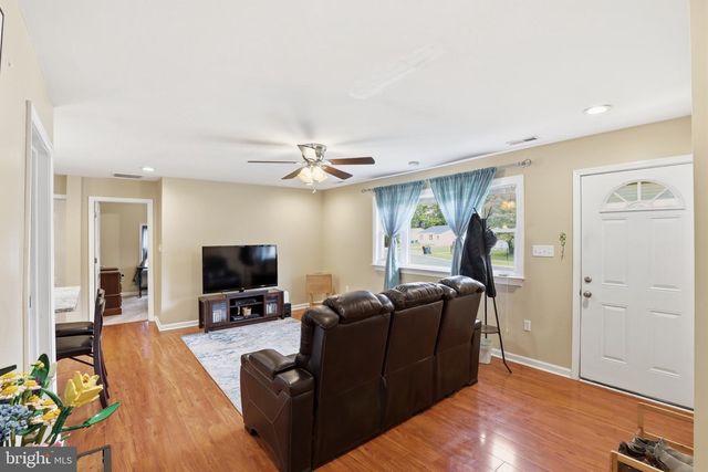 9 PARK LN, Dover, DE 19904