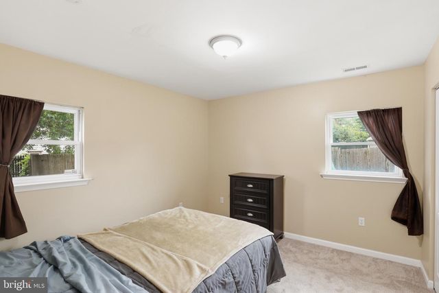 9 PARK LN, Dover, DE 19904