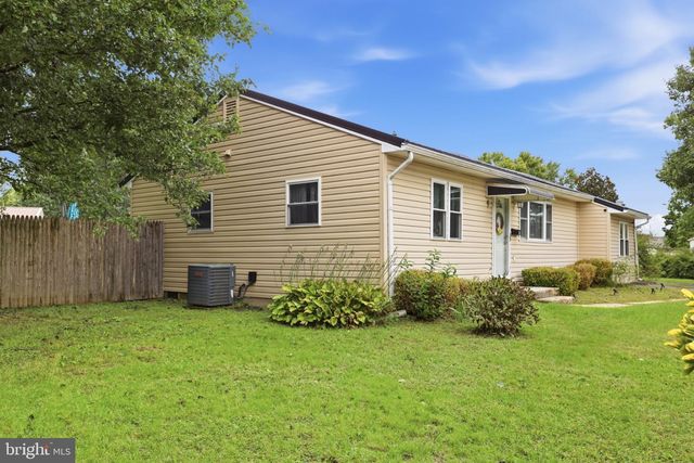 9 PARK LN, Dover, DE 19904