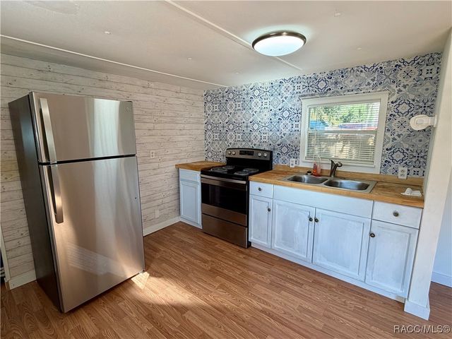 22 Pine Street, Inglis, FL 34449