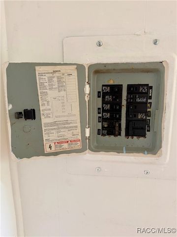 22 Pine Street, Inglis, FL 34449