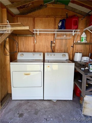 22 Pine Street, Inglis, FL 34449