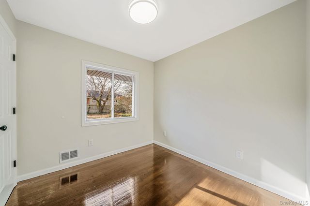 20 Bowling Lane, Deer Park, NY 11729