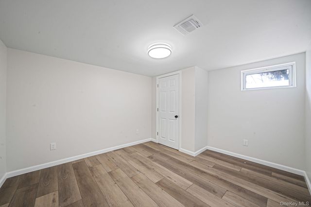 20 Bowling Lane, Deer Park, NY 11729