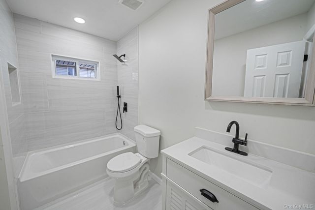 20 Bowling Lane, Deer Park, NY 11729