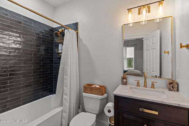 238 Silver Sloop Way, Carolina Beach, NC 28428