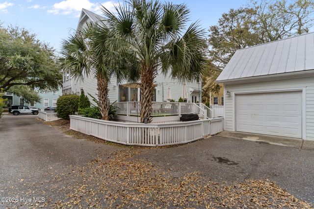 238 Silver Sloop Way, Carolina Beach, NC 28428
