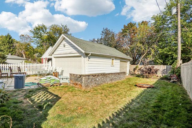 3907 16th AVENUE, Kenosha, WI 53140