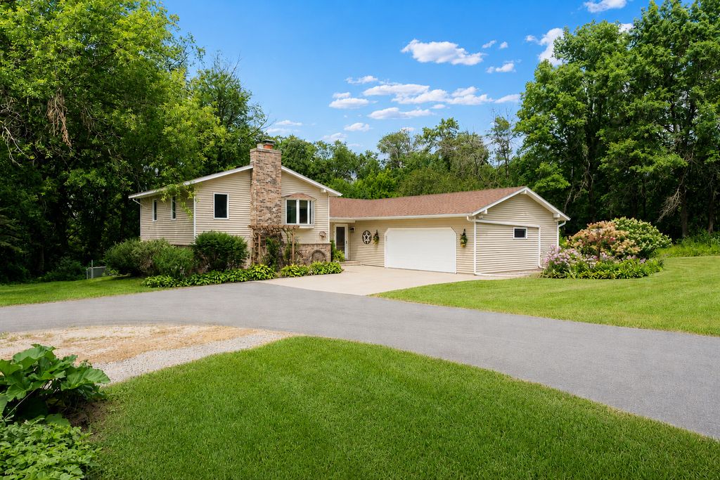 1709 60th Avenue SE, Rochester, MN 55904