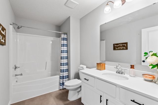 19702 English Avenue N, Forest Lake, MN 55025