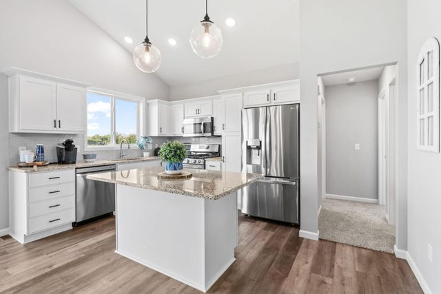 19702 English Avenue N, Forest Lake, MN 55025