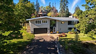 2525 E 1st Street, Duluth, MN 55812