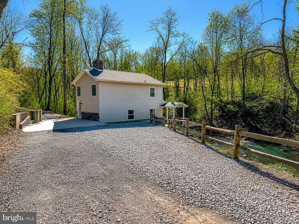 401 TOMS RD, Harrisburg, PA 17112