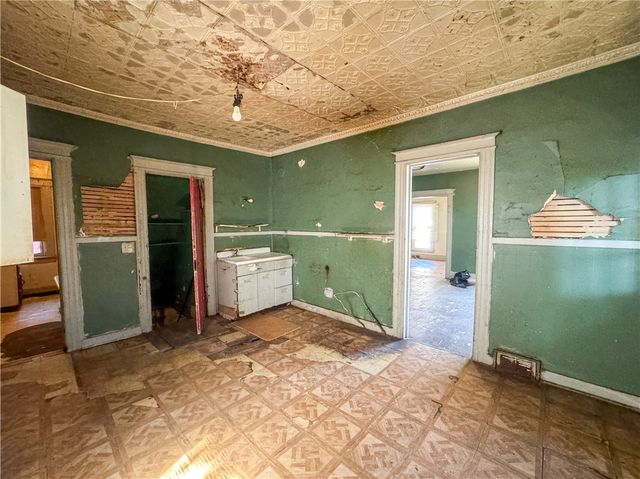 15 Centennial Street, Rochester, NY 14611