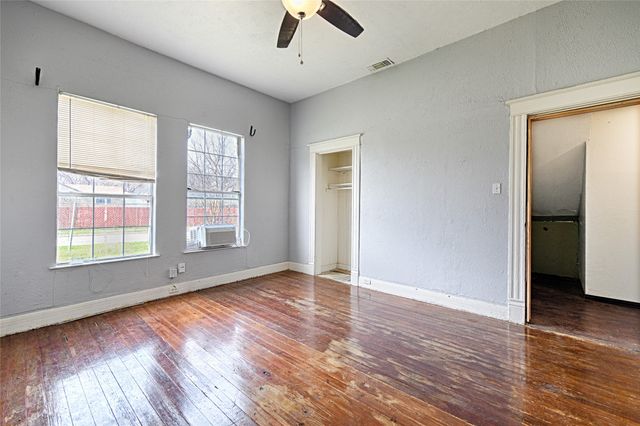 2457 Glenfield Avenue, Dallas, TX 75233