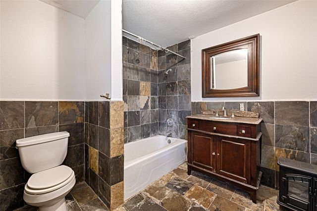 2457 Glenfield Avenue, Dallas, TX 75233