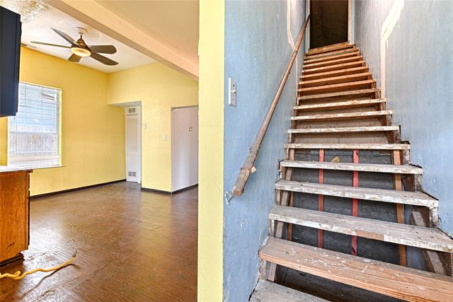 2457 Glenfield Avenue, Dallas, TX 75233